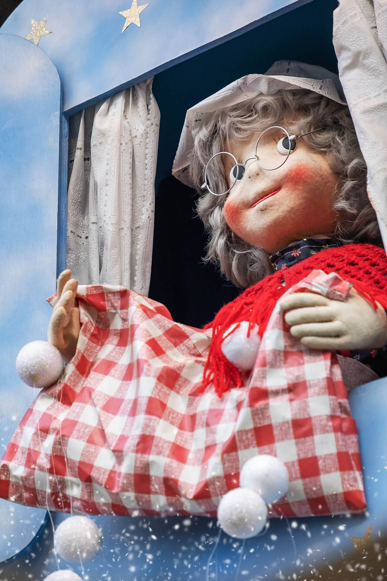 Frau Holle – Ein Märchen der Brüder Grimm Frau Holle – Ein Märchen der Brüder Grimm